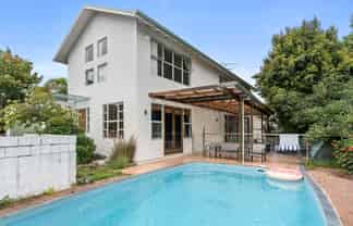 2/206 Onewa Road, Birkenhead