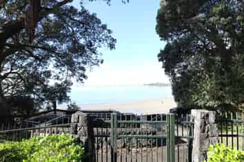 1B/7 The Promenade, Takapuna