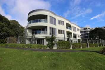1B/7 The Promenade, Takapuna