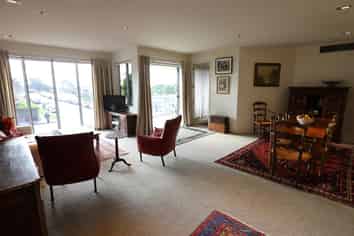 1B/7 The Promenade, Takapuna