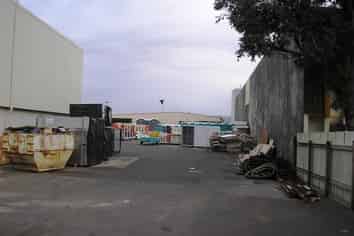 A modern quality Office /Warehouse in Gracefield.