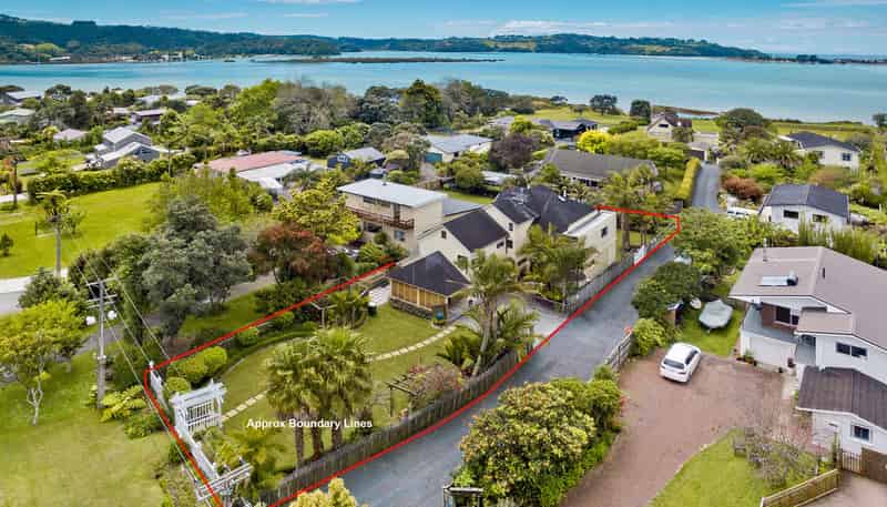 74 Harbour View Road, Point Wells