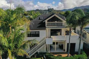 74 Harbour View Road, Point Wells