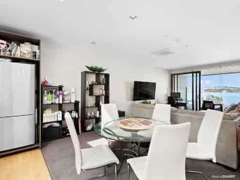 N102/326 Evans Bay Parade, Hataitai