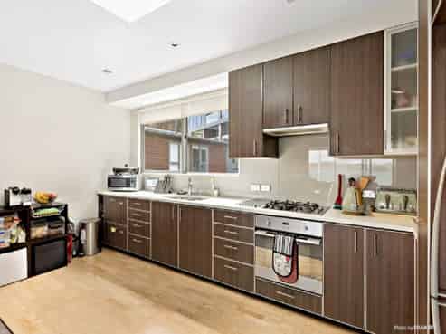 N102/326 Evans Bay Parade, Hataitai