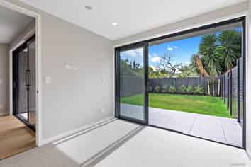 B-02/9 Walmer Road, Point Chevalier