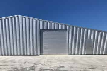 Last 300m2 shed available