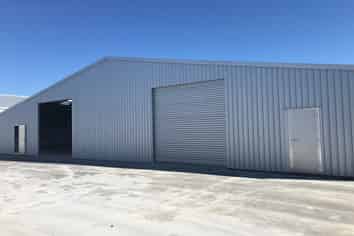 Last 300m2 shed available