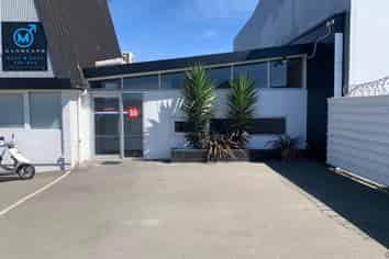 Display yard with office / showroom