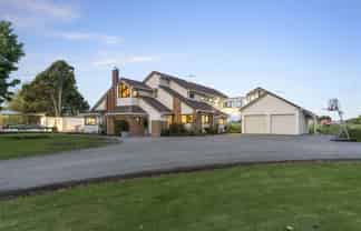 1318 Dairy Flat Highway, 