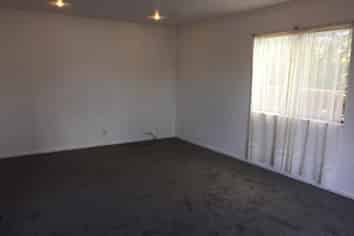 2/143 May Road, Mount Roskill