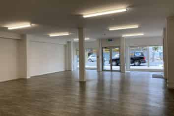 Prominent High Street Location