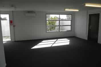 Tidy, Open-Plan Office in Ferrymead
