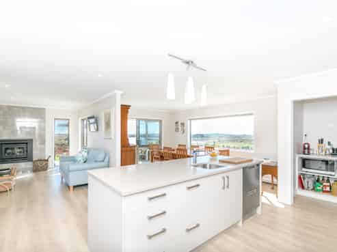 123 Slater Road, Ruawaro