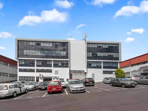 POSSIBLY THE CHEAPEST ON THE SHORE!