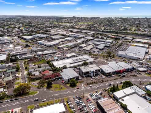 POSSIBLY THE CHEAPEST ON THE SHORE!