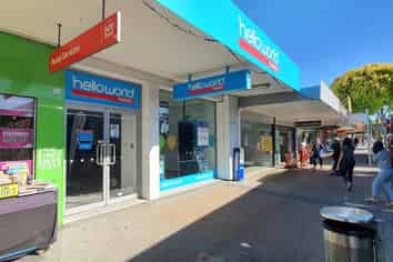 Main Road Retail in Browns Bay