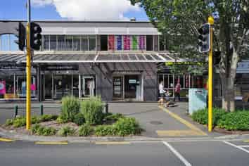 Hamilton East Beckons