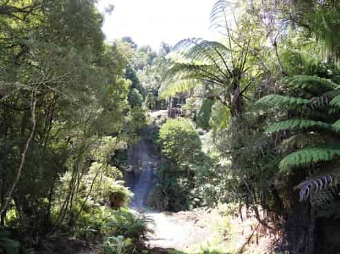 2552 Kauarapaoa Road, Brunswick