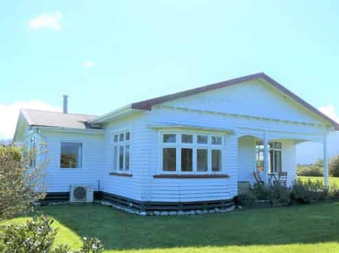 8 La Fontaine Road, Harihari