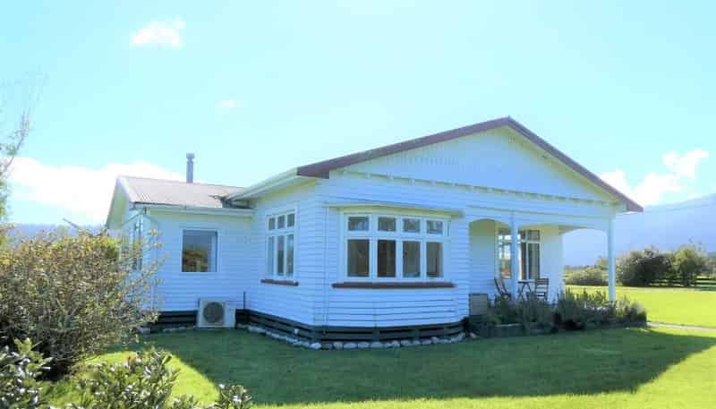 8 La Fontaine Road, Harihari