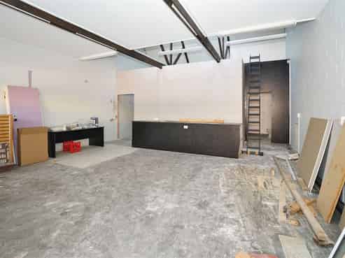 Retail Space With Rangehood