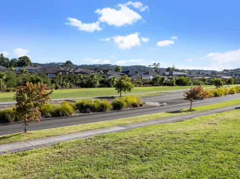 1 Floyd Road, Riverhead