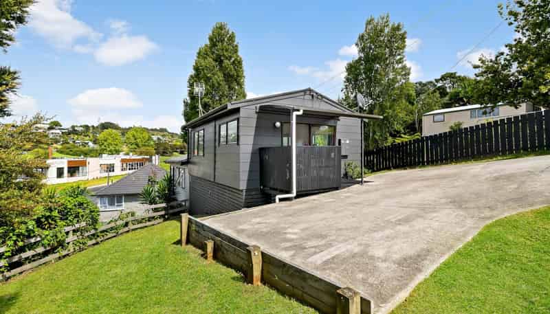 83 Brightside Road, Stanmore Bay