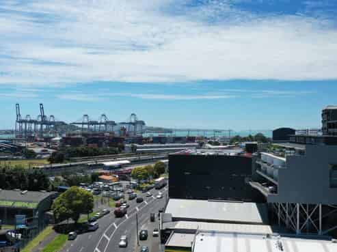 25-33 The Strand, Parnell