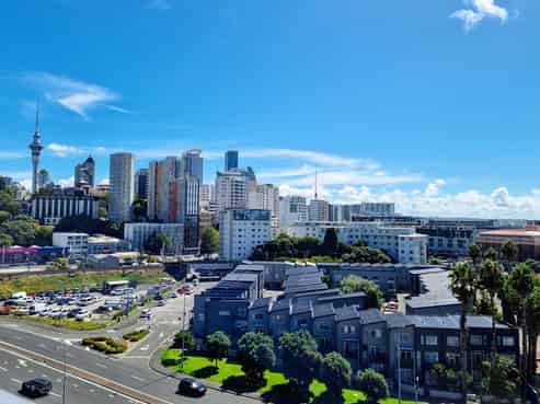 25-33 The Strand, Parnell