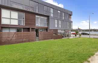 H104/326 Evans Bay Parade, Hataitai