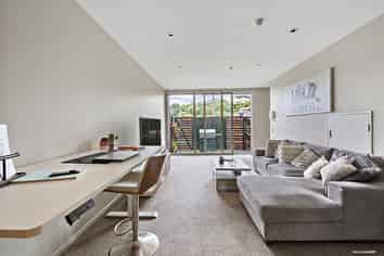 H104/326 Evans Bay Parade, Hataitai