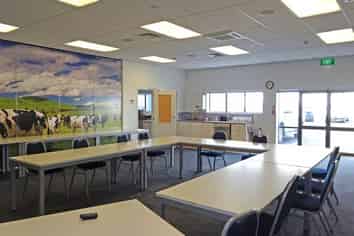 Ground floor office in industrial Te Rapa