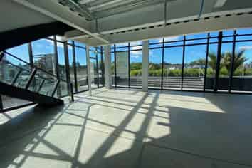 Stunning Retail/Showroom in Albany