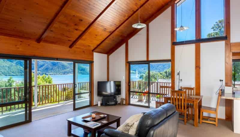 1702 Queen Charlotte Drive, RD 1, 