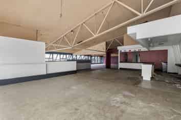 Large Space And Prime Location