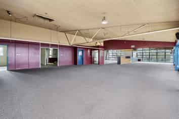 Large Space And Prime Location