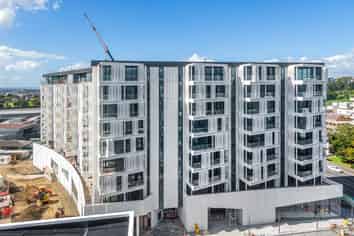 A2 4A/223 Greenlane West, Epsom