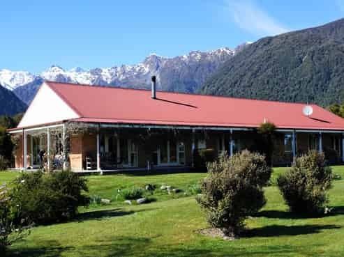 Bargain Freehold Lifestyle in Fox Glacier