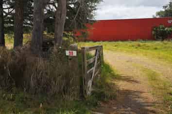 98 McRobbie Road, Kingseat