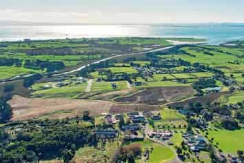 98 McRobbie Road, Kingseat