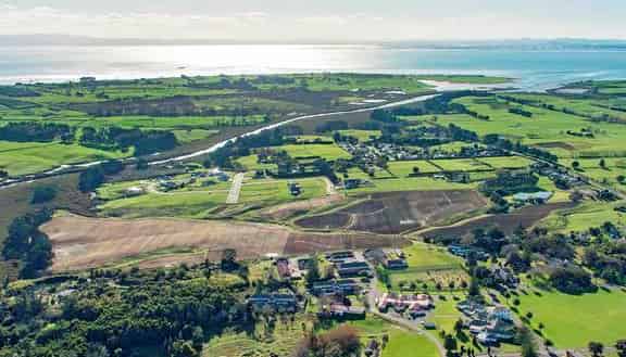 98 McRobbie Road, Kingseat