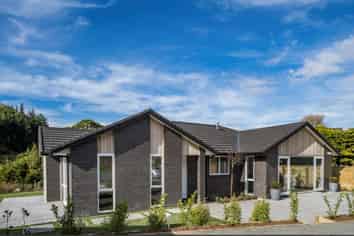 51 Tradewinds Drive, Whitby