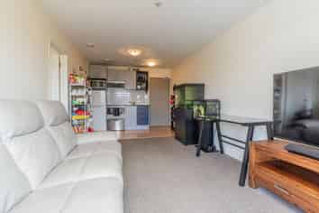 6E/17 Crown Lynn Place, New Lynn