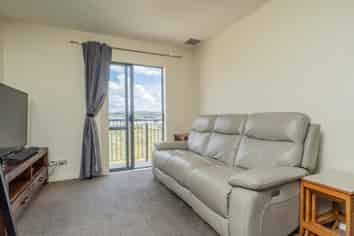 6E/17 Crown Lynn Place, New Lynn