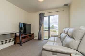 6E/17 Crown Lynn Place, New Lynn