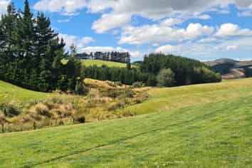 41 Otaria Road, Clinton and Surrounds