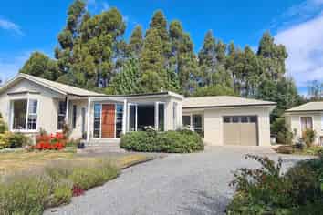 41 Otaria Road, Clinton and Surrounds