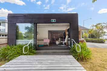 Owner Operators Dream | Commercial Office Use