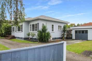 293 Fitzherbert Avenue, West End